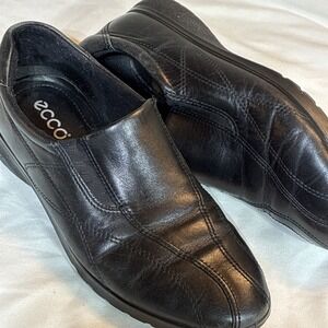 Ecco Men's Black Leather Slip On Loafers  Size 39